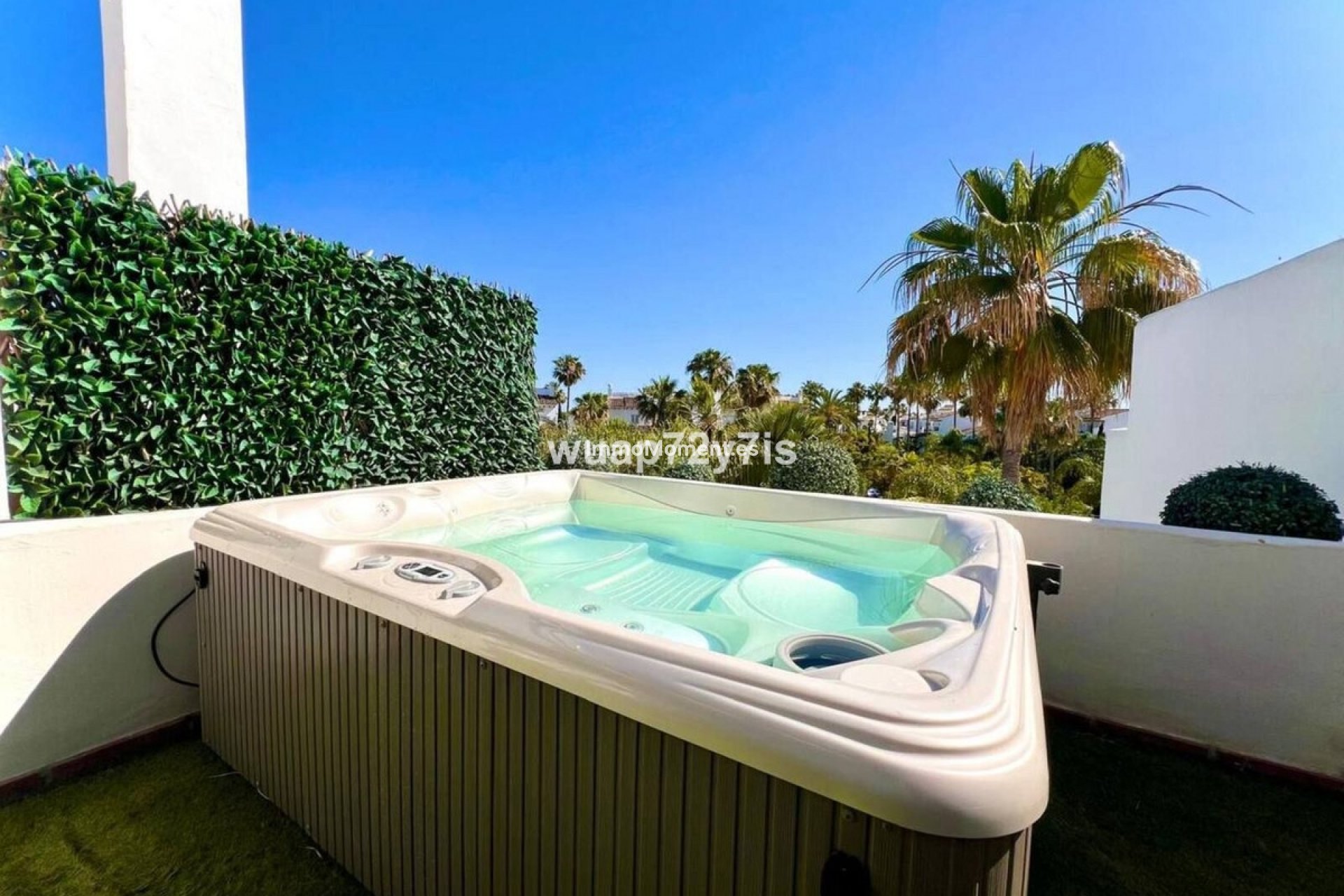 Bestaande woning - Geschakelde woning - Estepona  - Estepona Centro