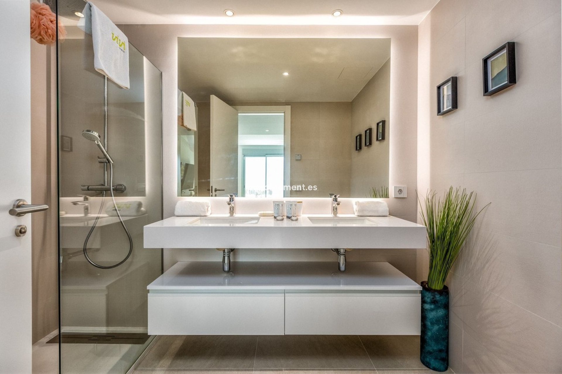 Bestaande woning - Geschakelde woning - Estepona  - Estepona Centro