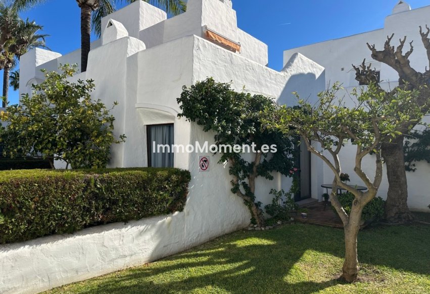 Bestaande woning - Geschakelde woning - Estepona  - Estepona Centro