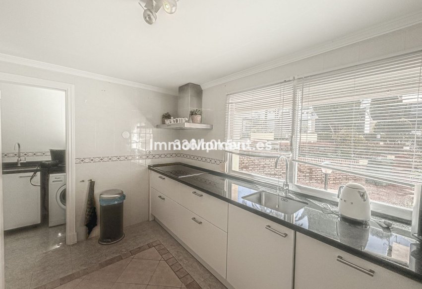 Bestaande woning - Geschakelde woning - Estepona  - Estepona Centro