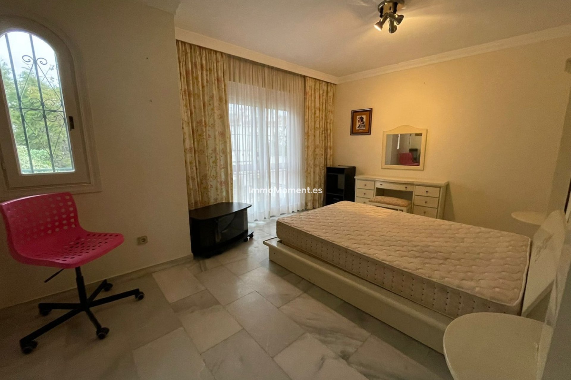 Bestaande woning - Geschakelde woning - Estepona  - Estepona Centro