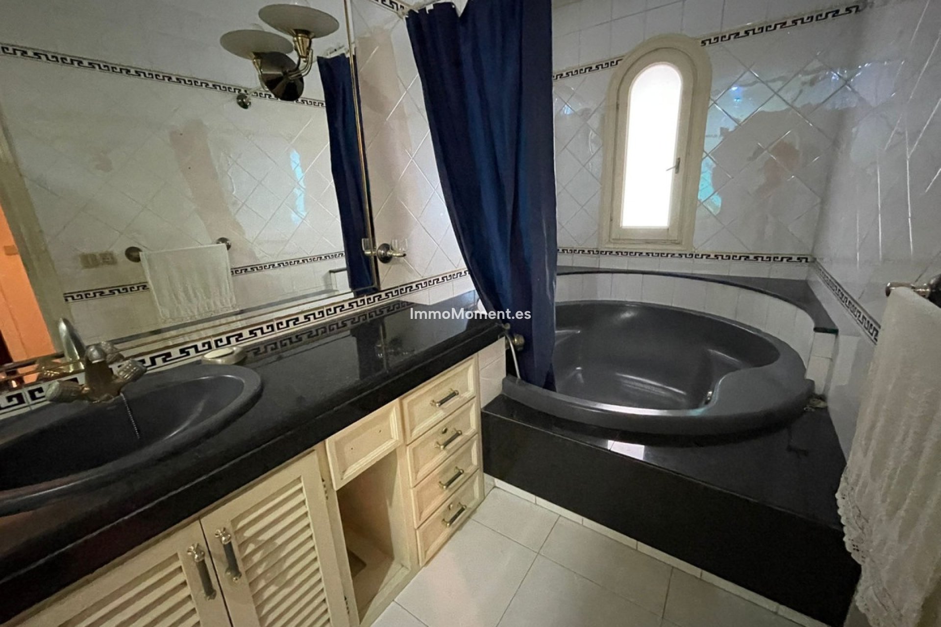 Bestaande woning - Geschakelde woning - Estepona  - Estepona Centro