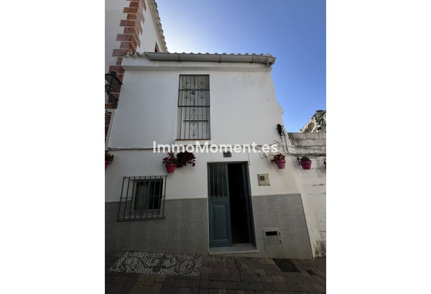 Bestaande woning - Geschakelde woning - Estepona  - Estepona Centro