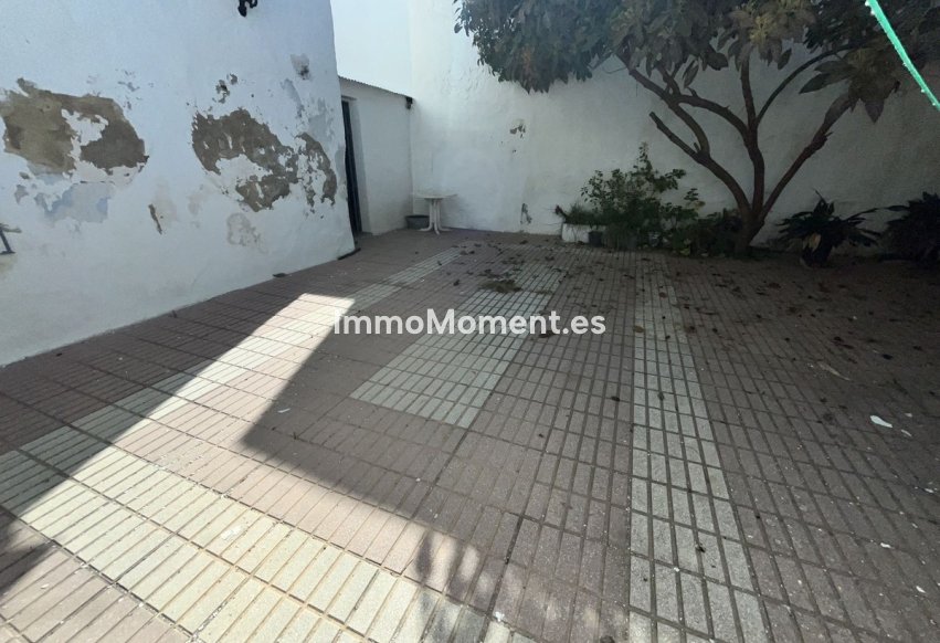 Bestaande woning - Geschakelde woning - Estepona  - Estepona Centro