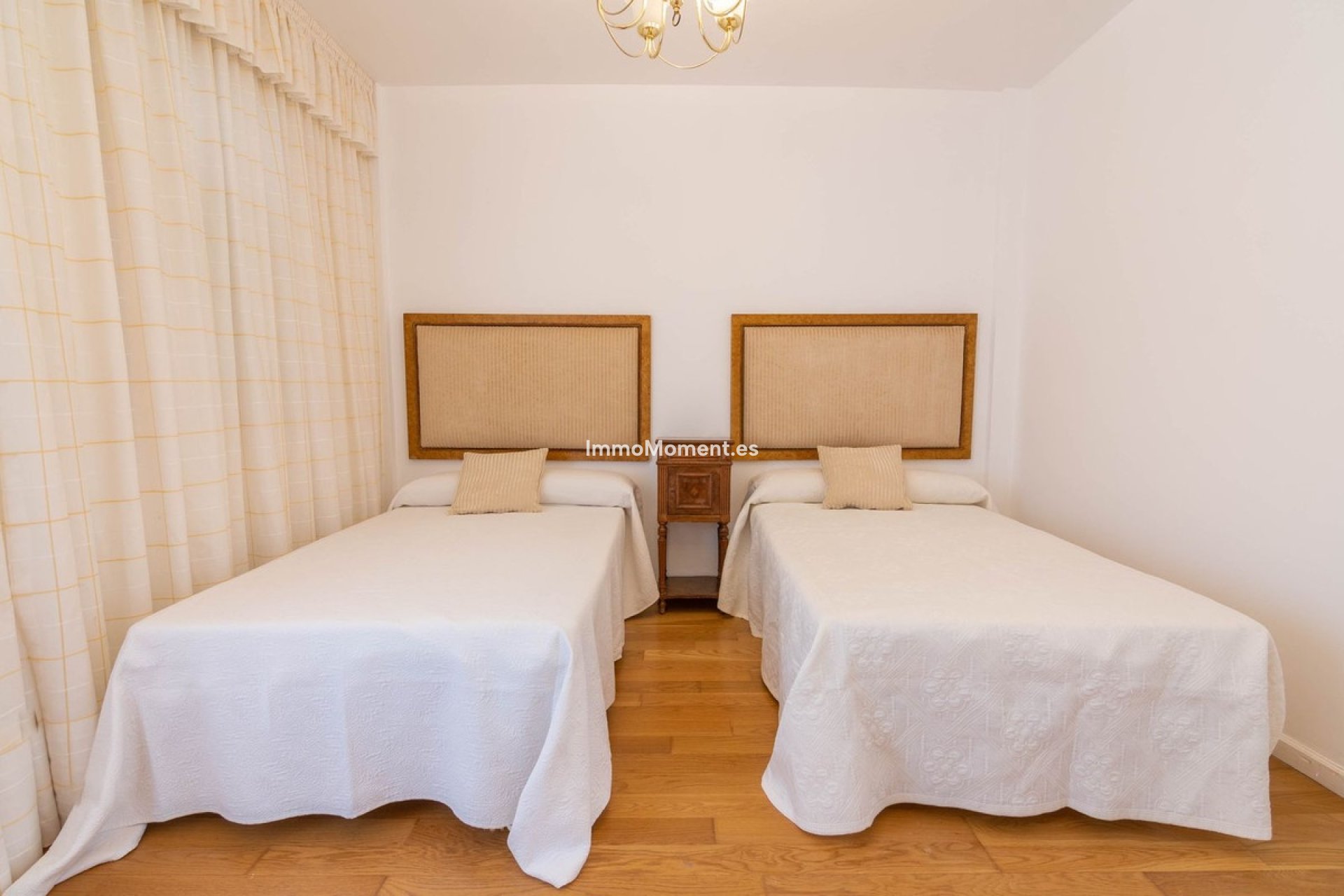 Bestaande woning - Geschakelde woning - Estepona  - Estepona Centro