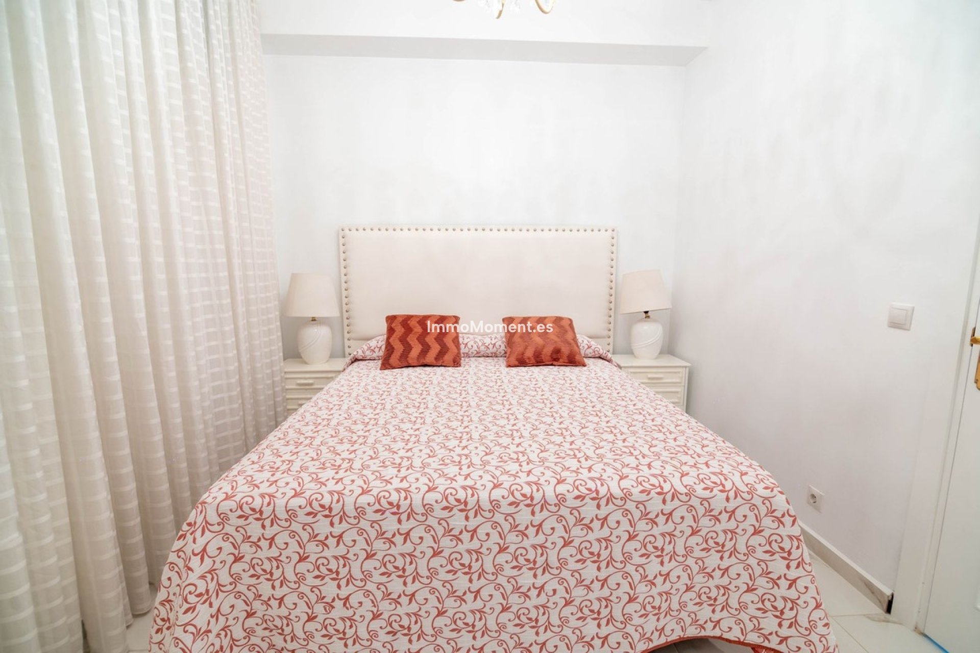 Bestaande woning - Geschakelde woning - Estepona  - Estepona Centro