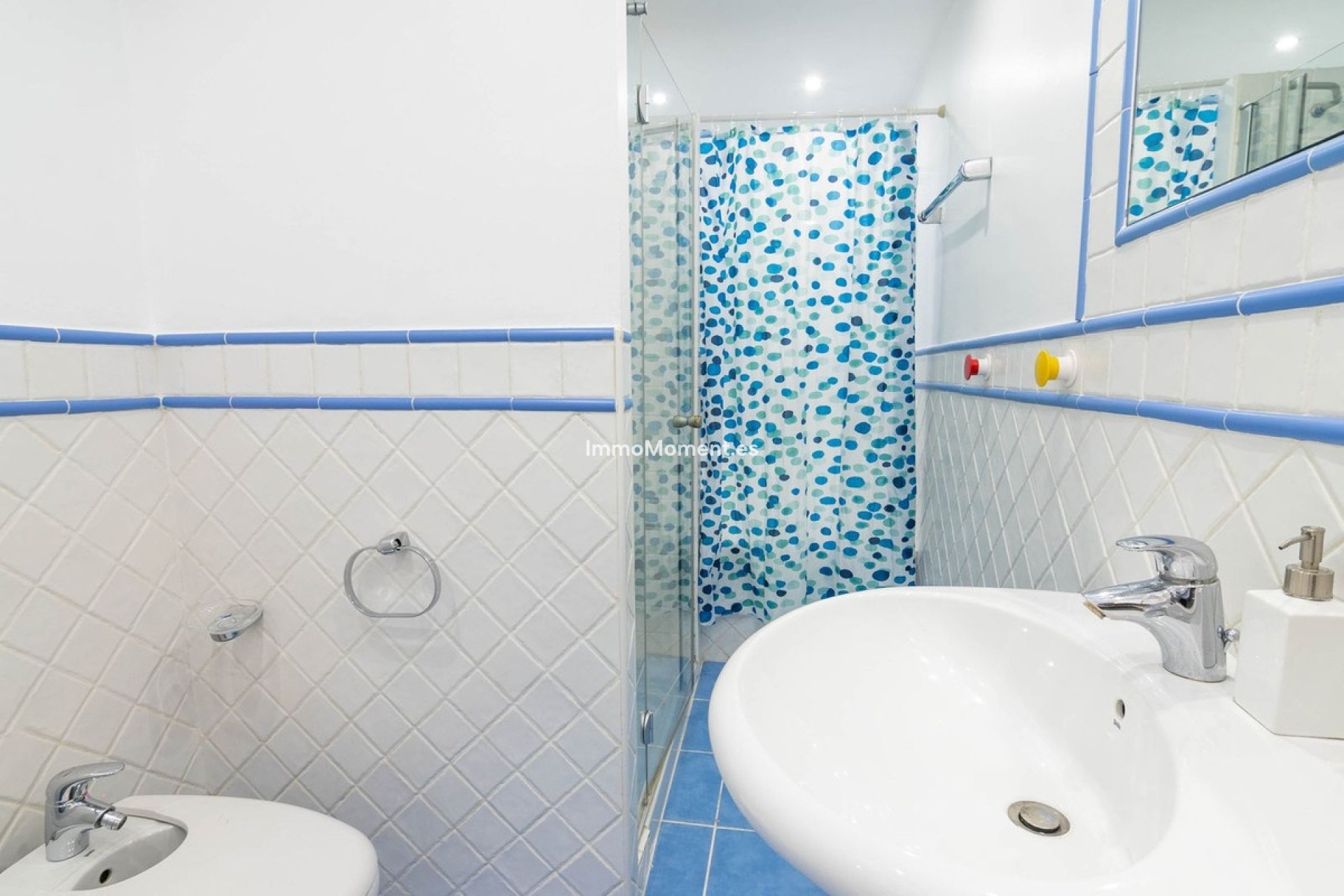 Bestaande woning - Geschakelde woning - Estepona  - Estepona Centro