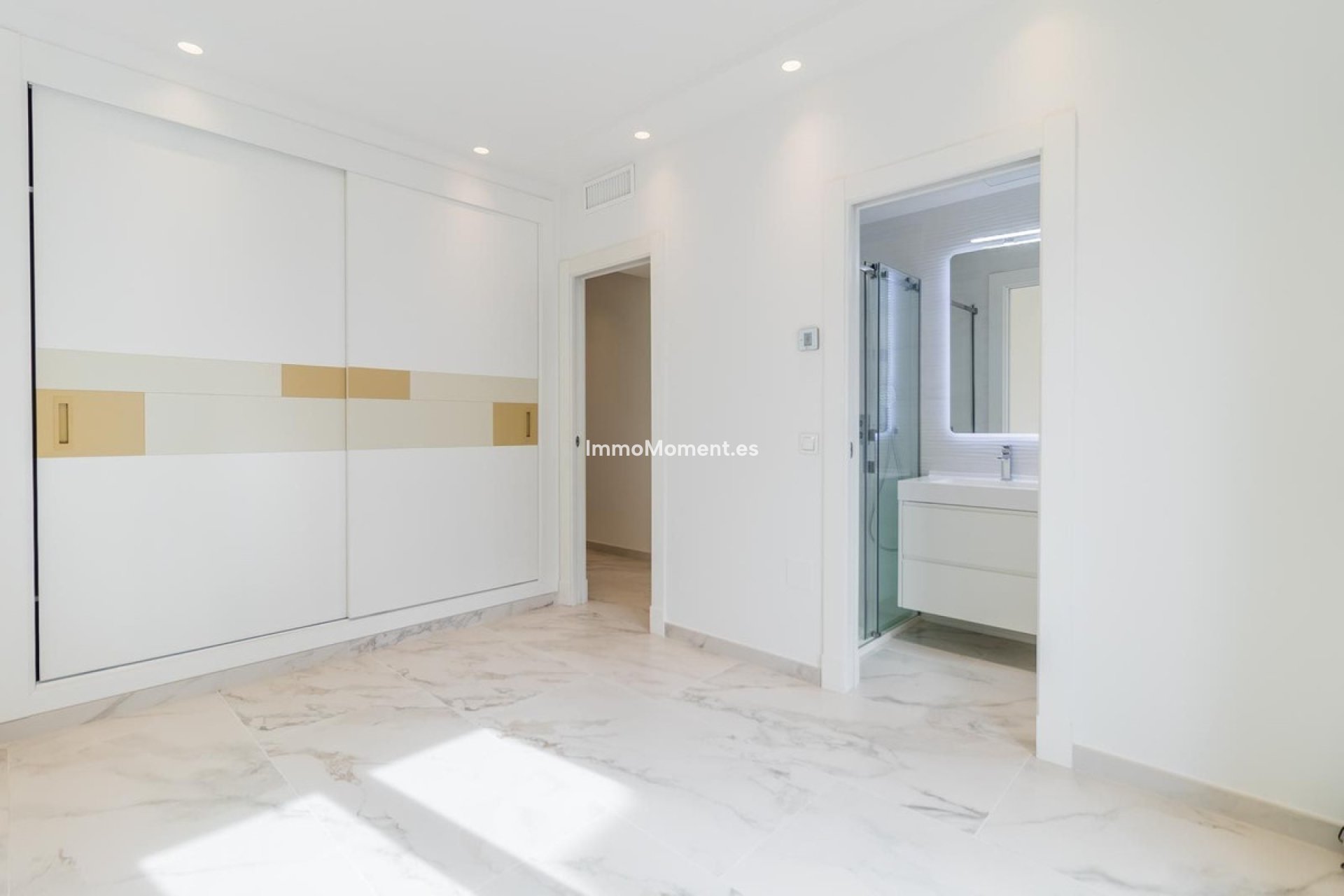 Bestaande woning - Geschakelde woning - Estepona  - Estepona Centro