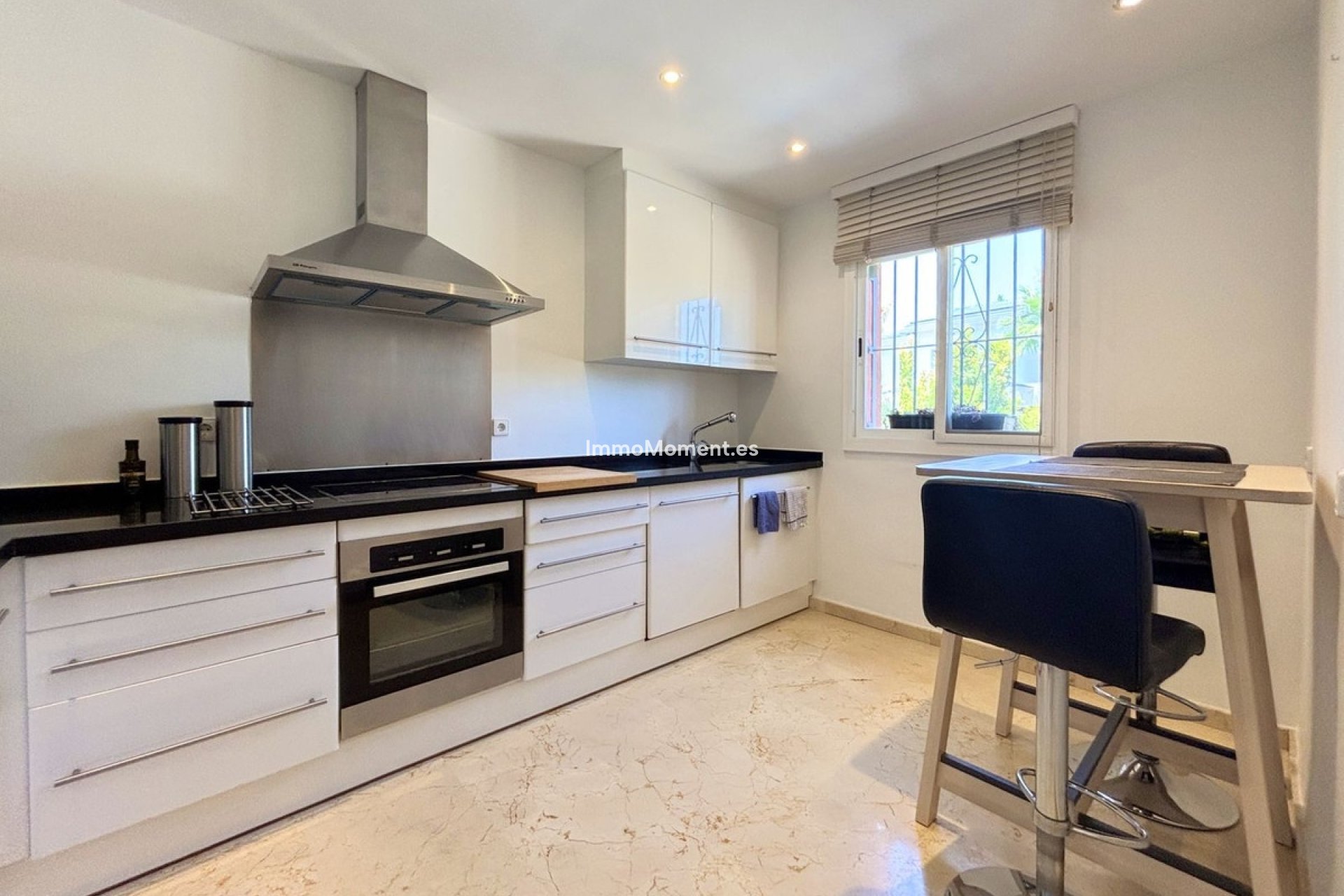 Bestaande woning - Geschakelde woning - Estepona  - Estepona Centro