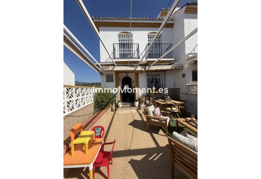Bestaande woning - Geschakelde woning - Estepona  - Estepona Centro