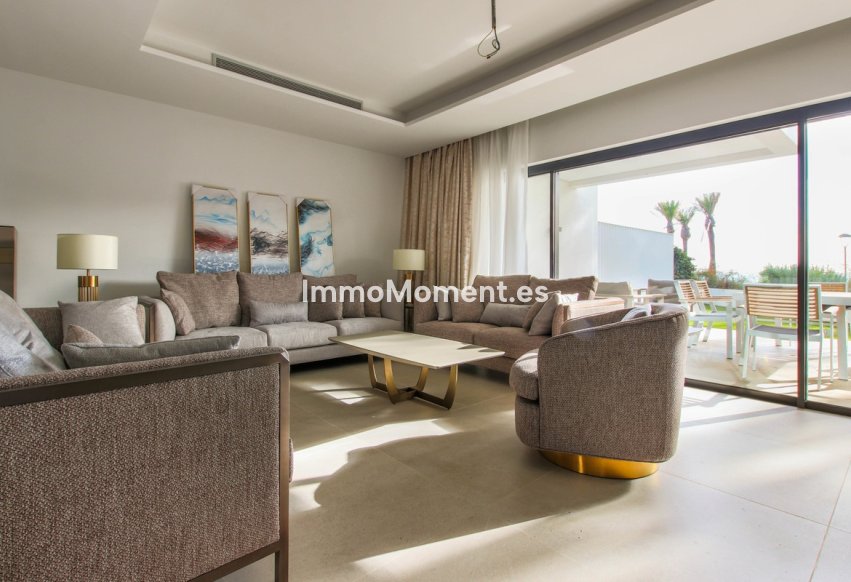 Bestaande woning - Geschakelde woning - Estepona  - Estepona Centro