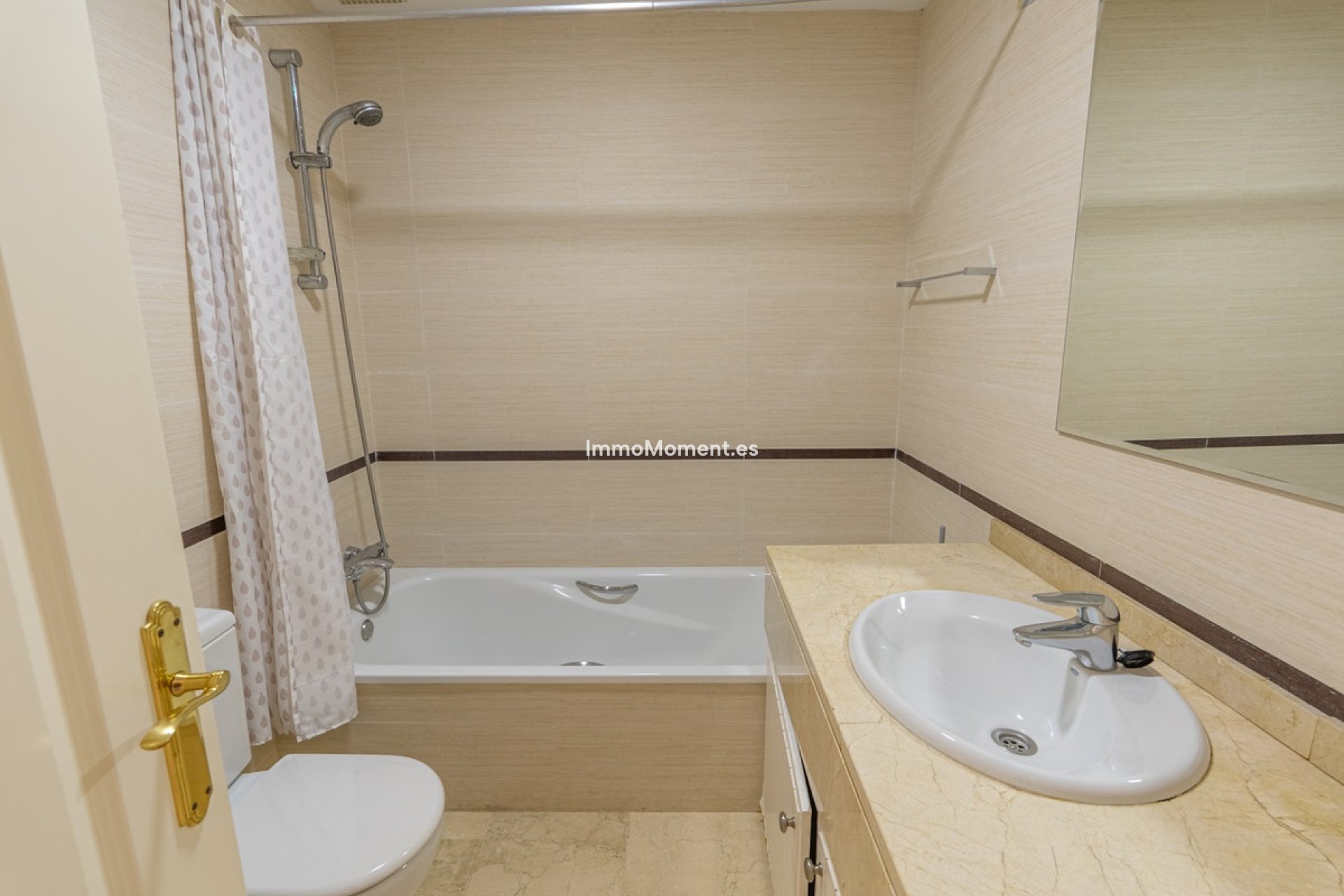 Bestaande woning - Geschakelde woning - Estepona  - Estepona Centro