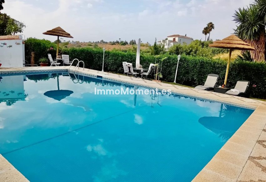 Bestaande woning - Geschakelde woning - Estepona  - Estepona Centro