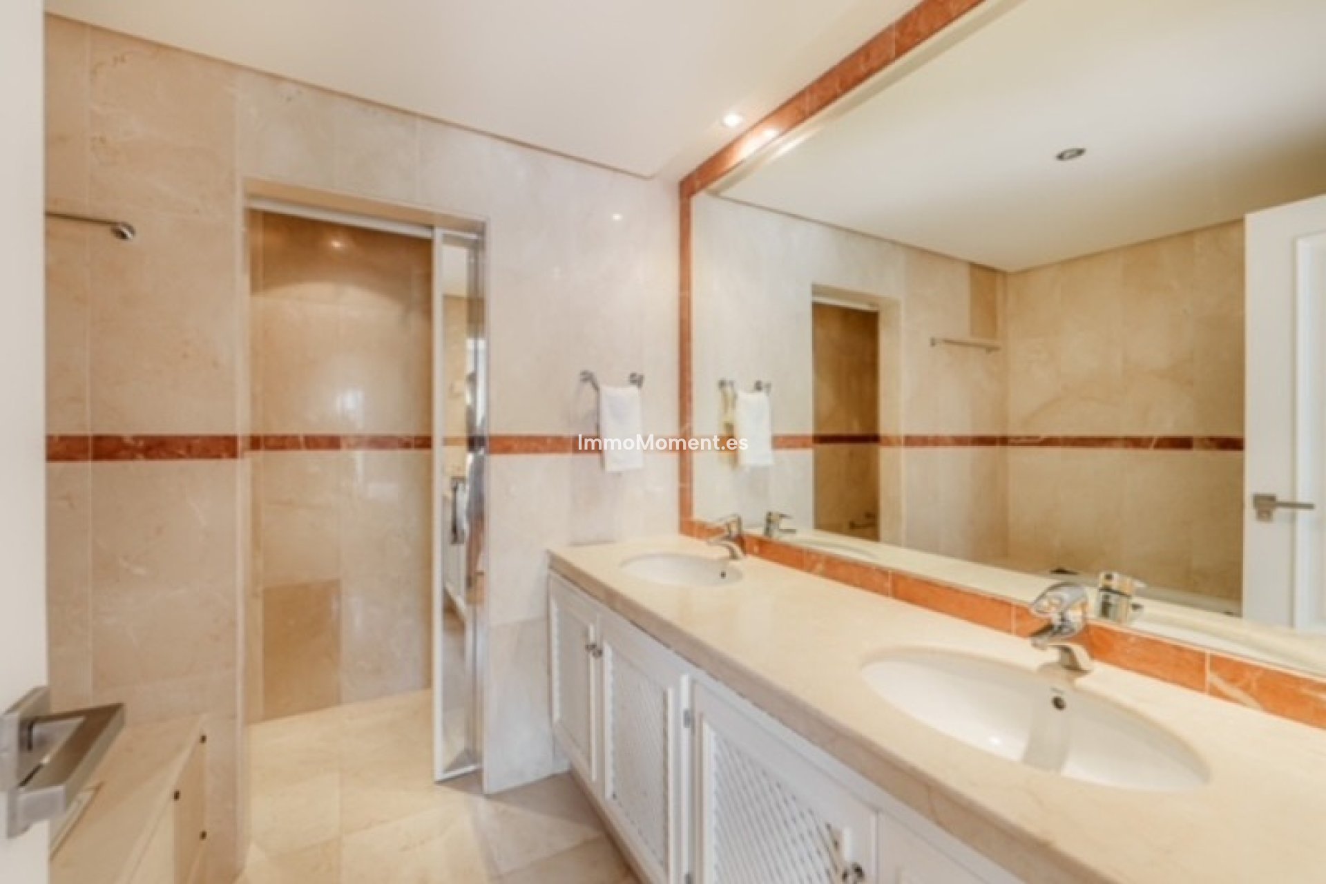 Bestaande woning - Geschakelde woning - Estepona  - Estepona Centro