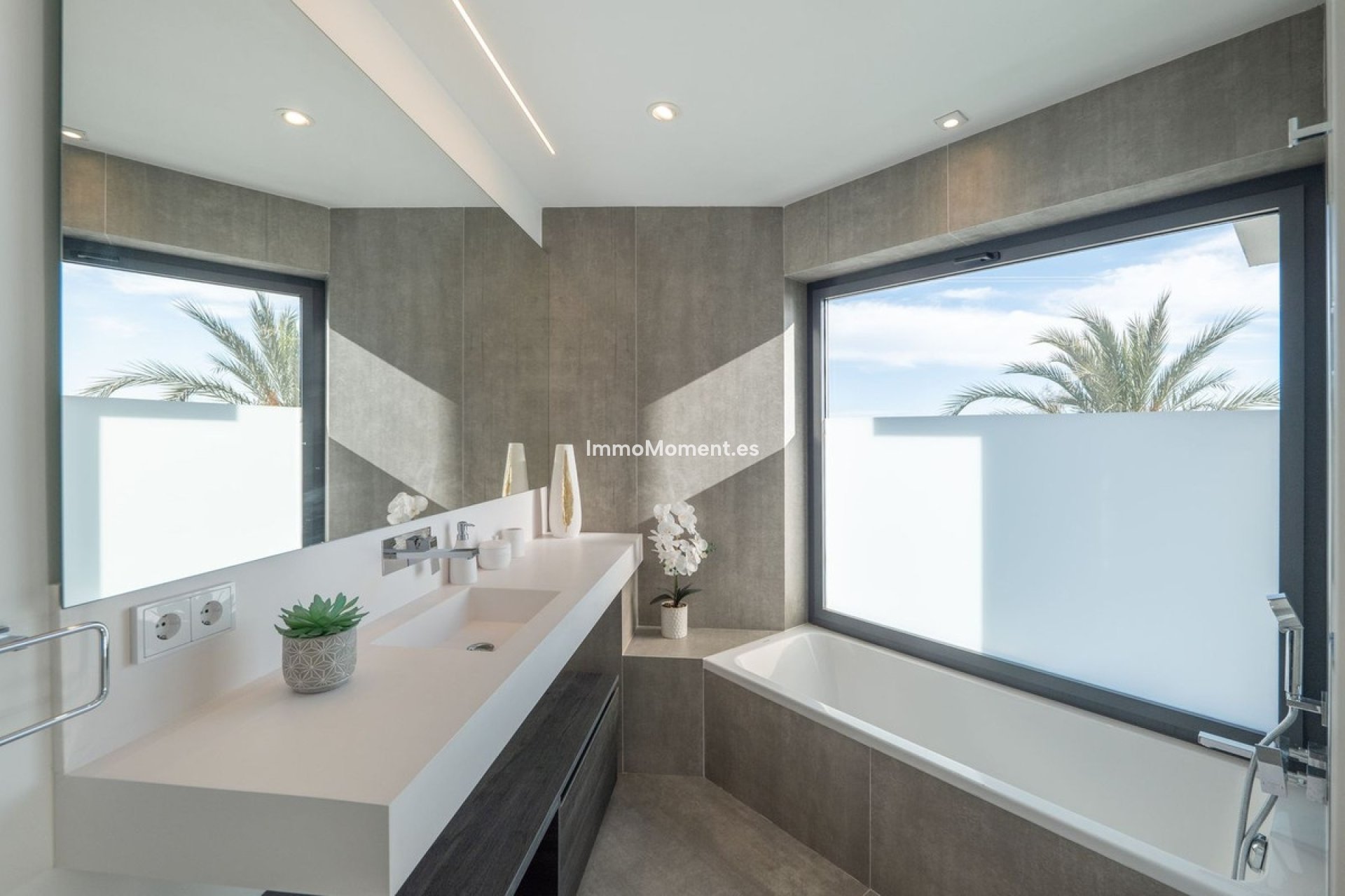 Bestaande woning - Geschakelde woning - Estepona  - Estepona Centro