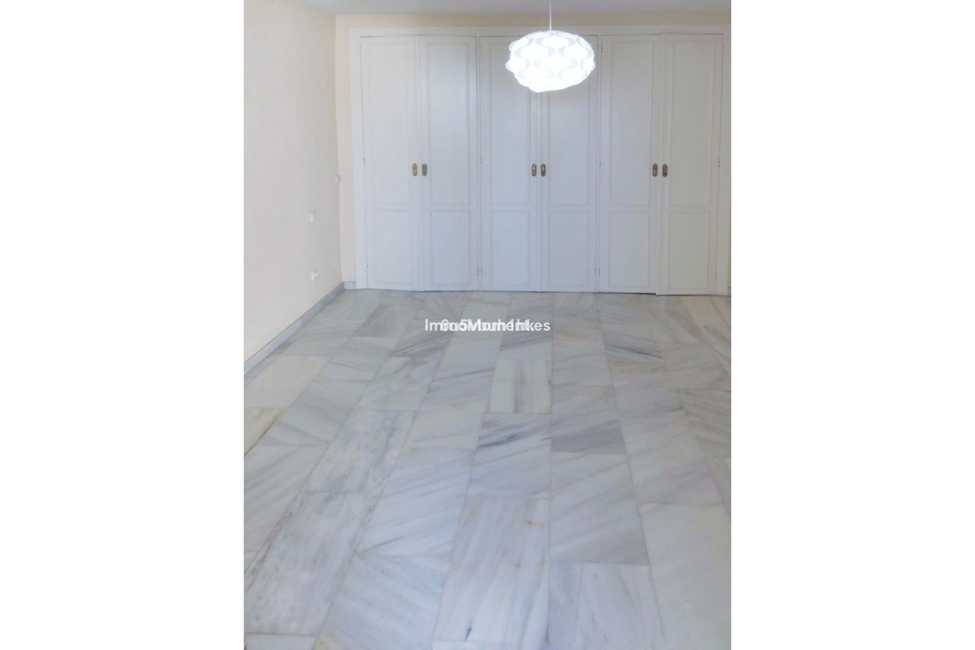 Bestaande woning - Geschakelde woning - Estepona  - Estepona Centro