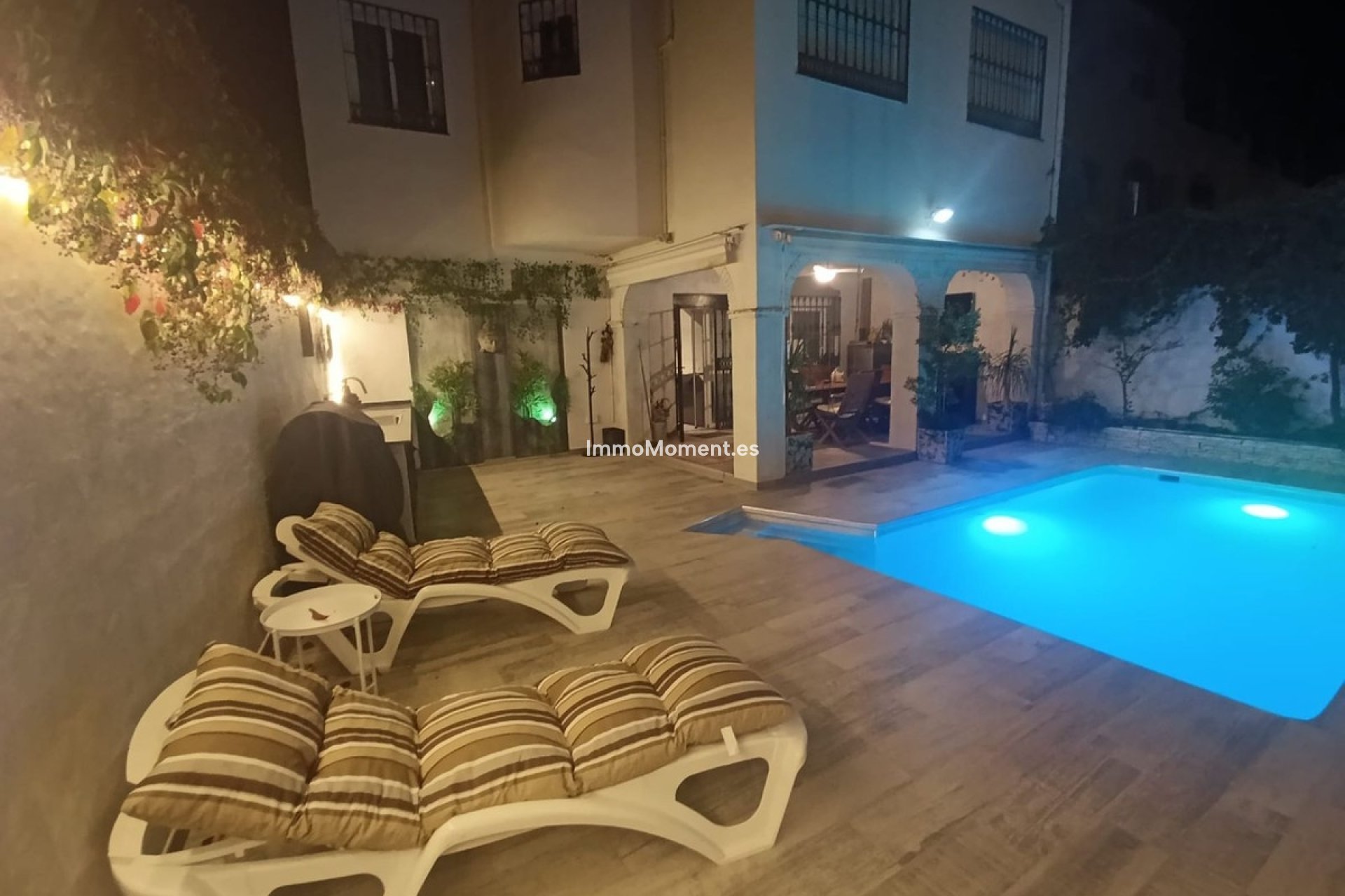 Bestaande woning - Geschakelde woning - Estepona  - Estepona Centro