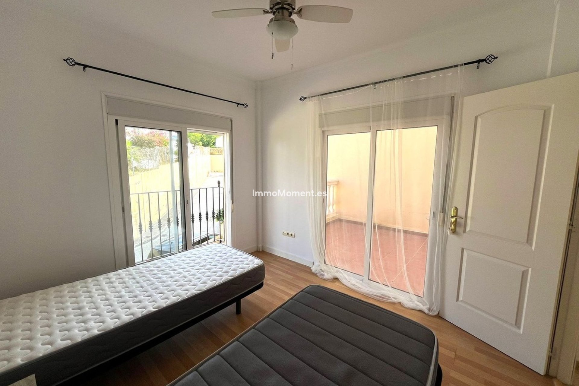 Bestaande woning - Geschakelde woning - Estepona  - Estepona Centro