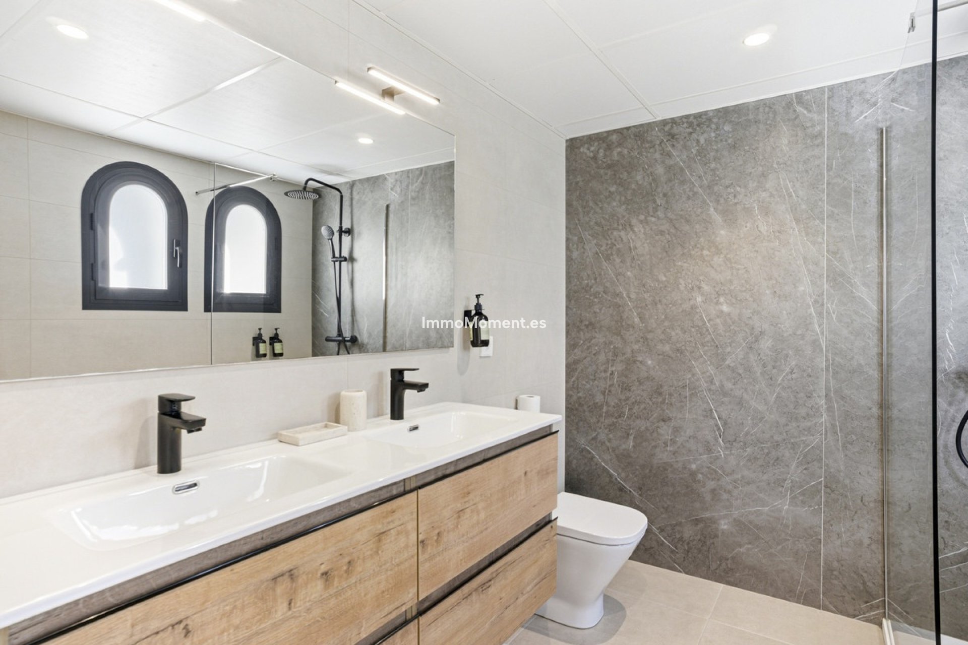 Bestaande woning - Geschakelde woning - Estepona  - Estepona Centro