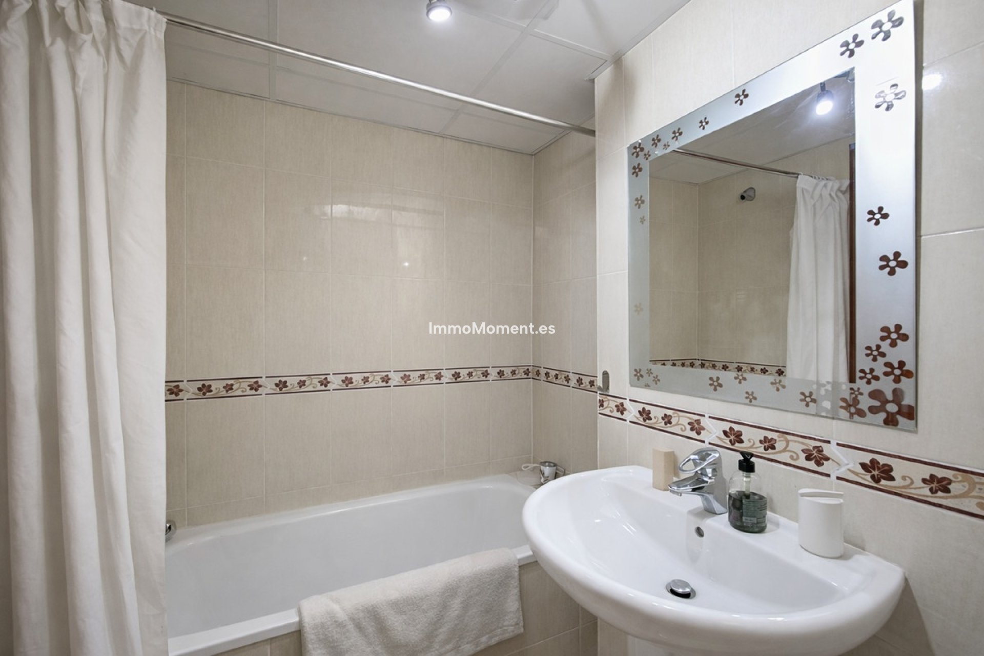 Bestaande woning - Geschakelde woning - Estepona  - Estepona Centro