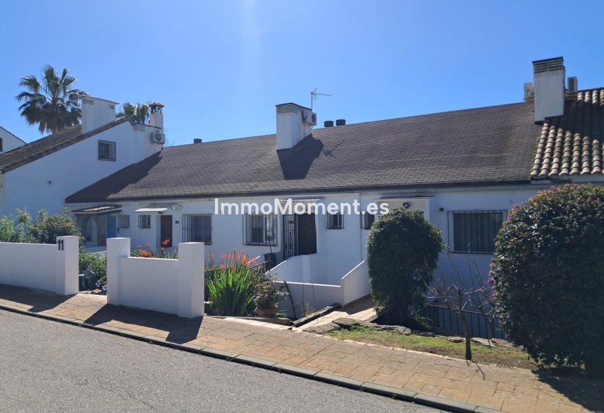 Bestaande woning - Geschakelde woning - Estepona  - Estepona Centro