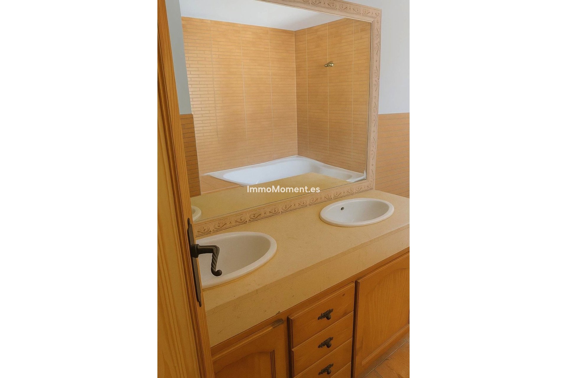 Bestaande woning - Geschakelde woning - Estepona  - New Golden Mile