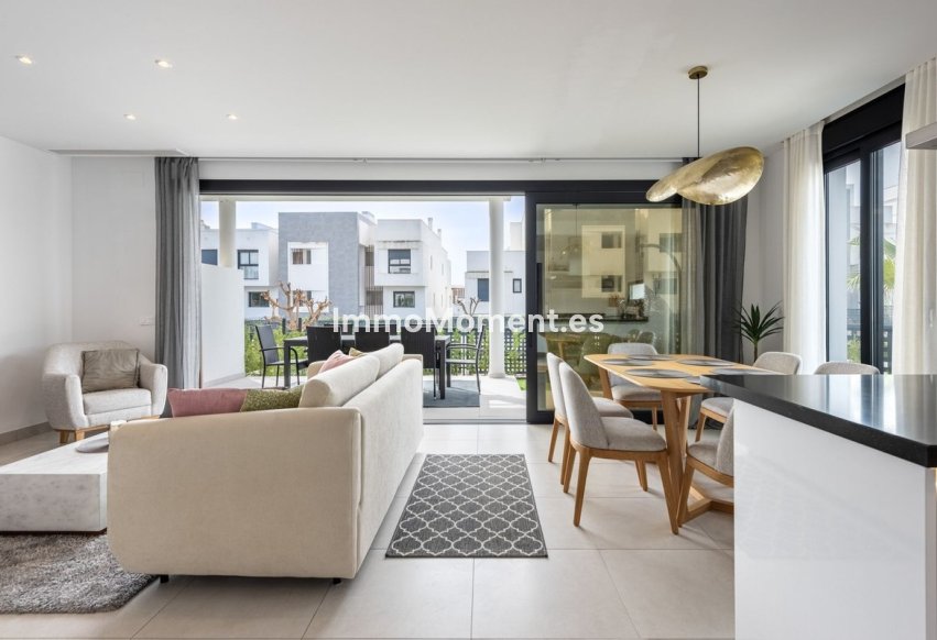 Bestaande woning - Geschakelde woning - Estepona  - New Golden Mile