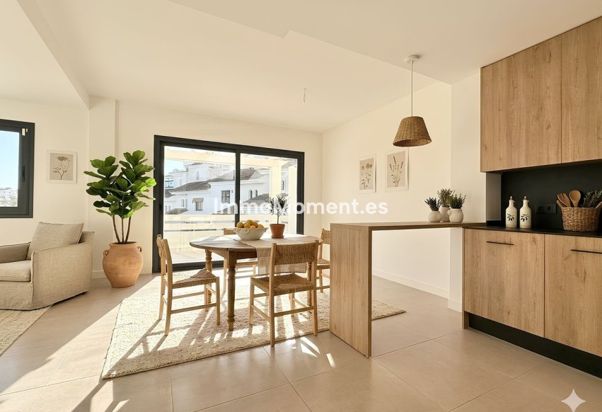 Bestaande woning - Geschakelde woning - Estepona  - New Golden Mile