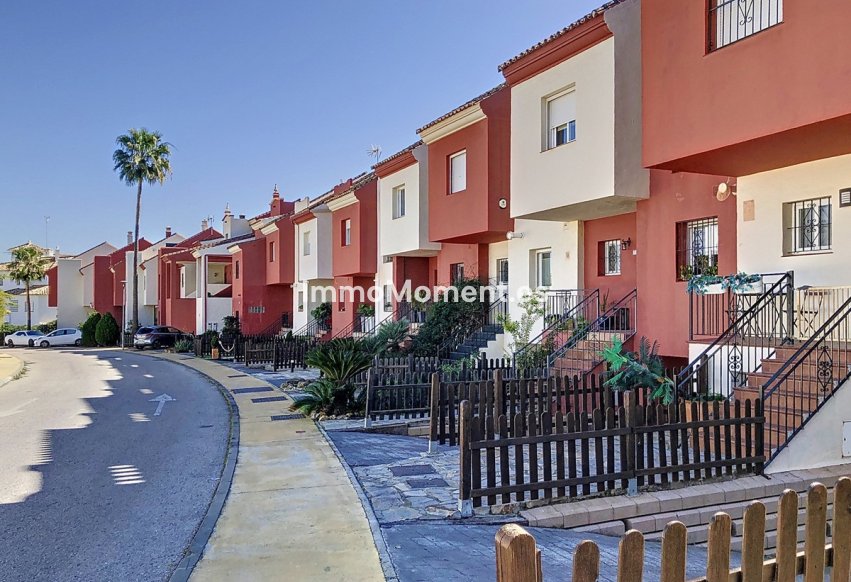 Bestaande woning - Geschakelde woning - Estepona  - Selwo