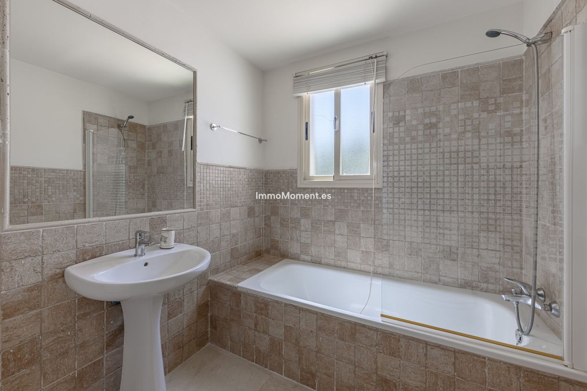 Bestaande woning - Geschakelde woning - Marbella - Nueva Andalucía