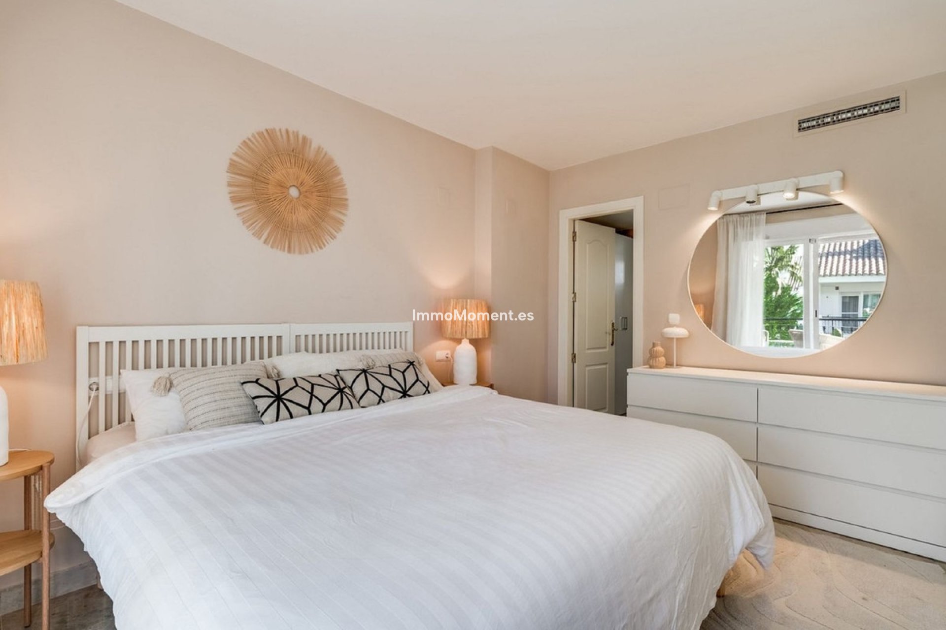 Bestaande woning - Geschakelde woning - Marbella - Nueva Andalucía