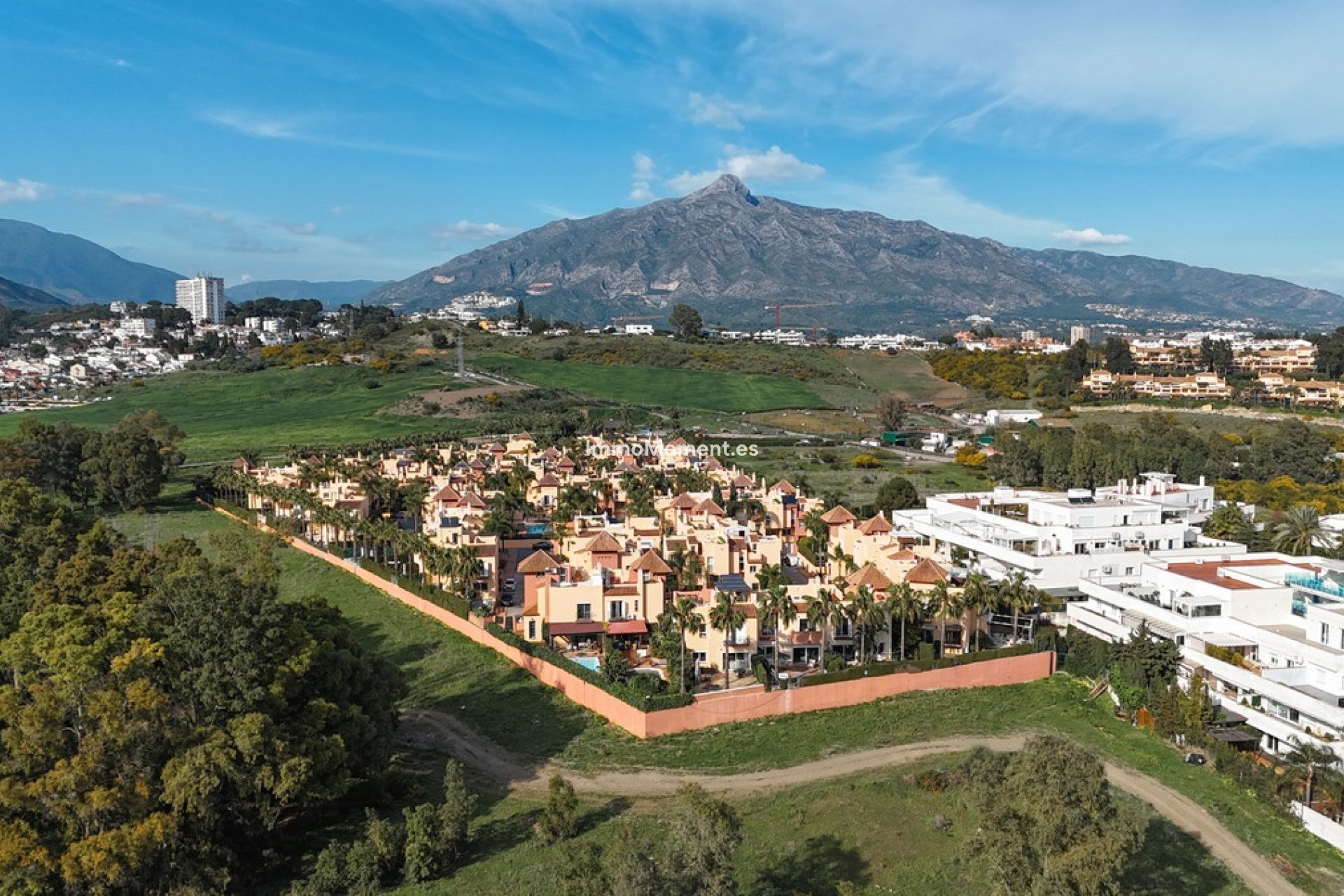 Bestaande woning - Geschakelde woning - Marbella - Nueva Andalucía