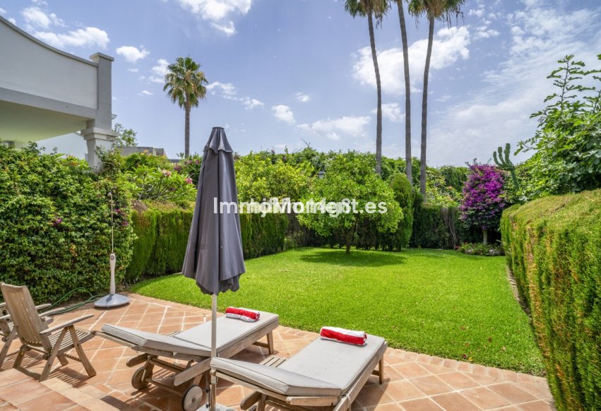 Bestaande woning - Geschakelde woning - Marbella - Nueva Andalucía