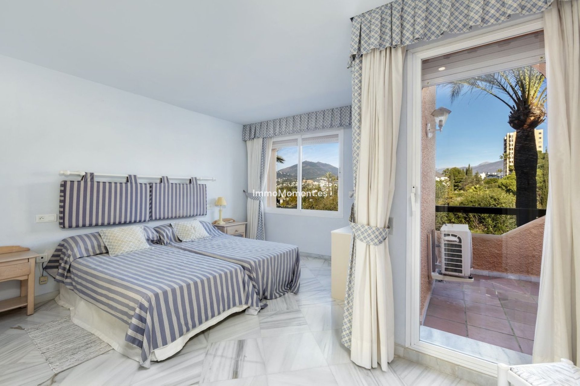 Bestaande woning - Geschakelde woning - Marbella - Nueva Andalucía