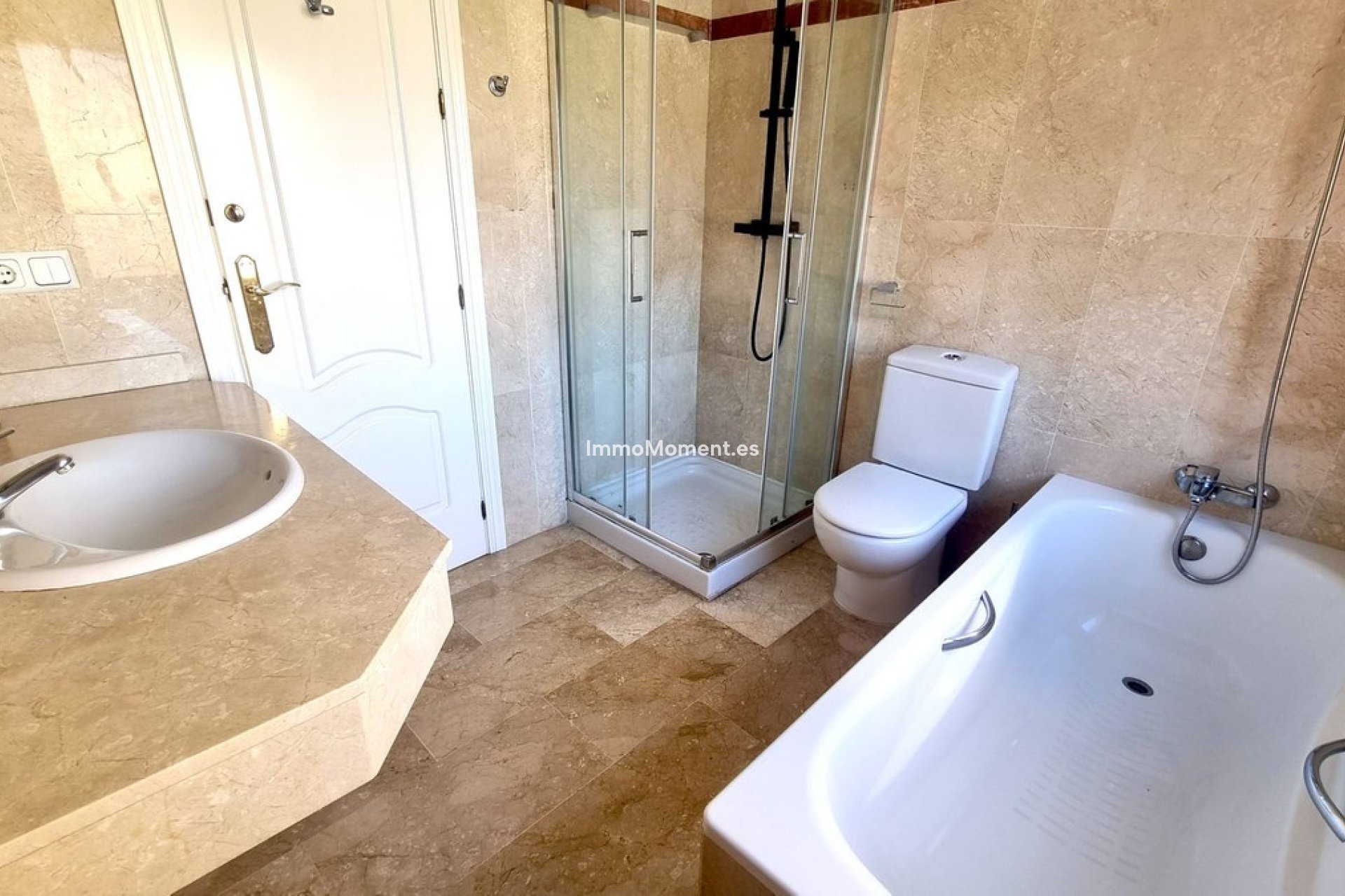 Bestaande woning - Geschakelde woning - Marbella - Nueva Andalucía