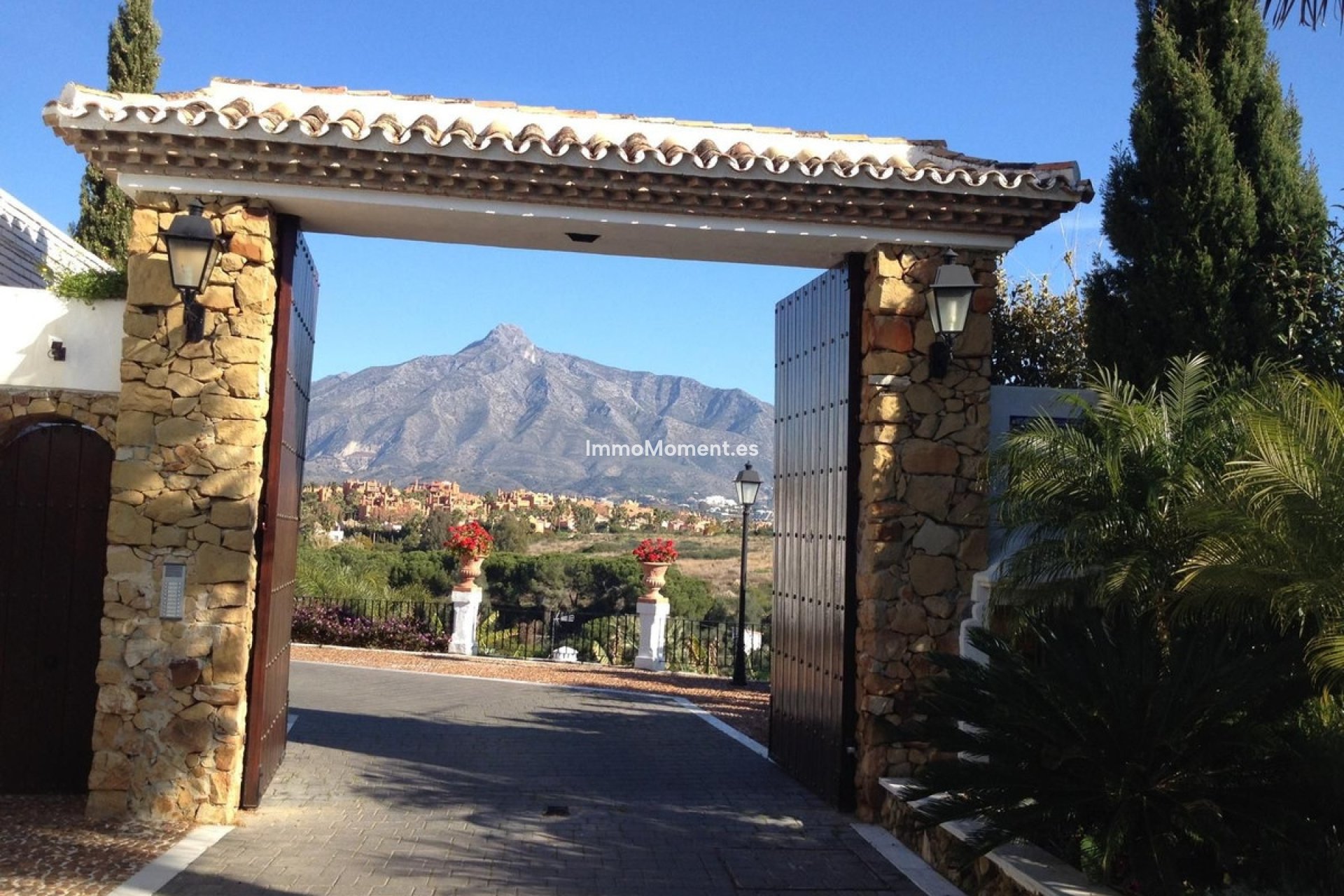 Bestaande woning - Geschakelde woning - Marbella - Nueva Andalucía