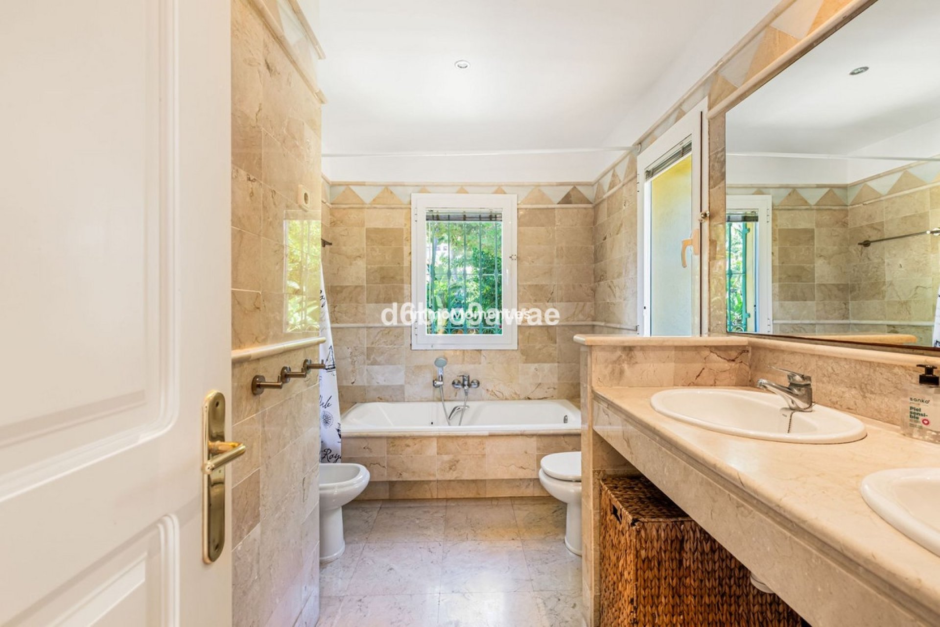 Bestaande woning - Geschakelde woning - Marbella - Río Real