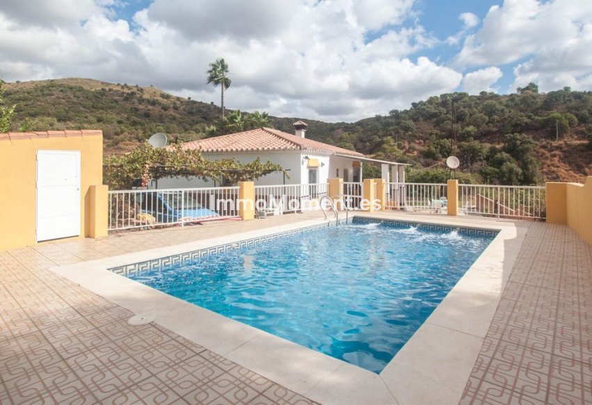 Bestaande woning - Landhuis - Estepona  - Estepona Centro