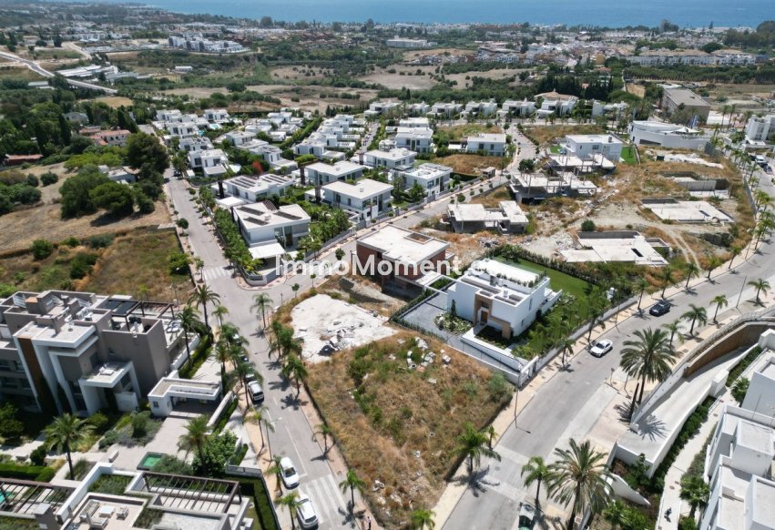 Bestaande woning - Perceel - Estepona  - Cancelada