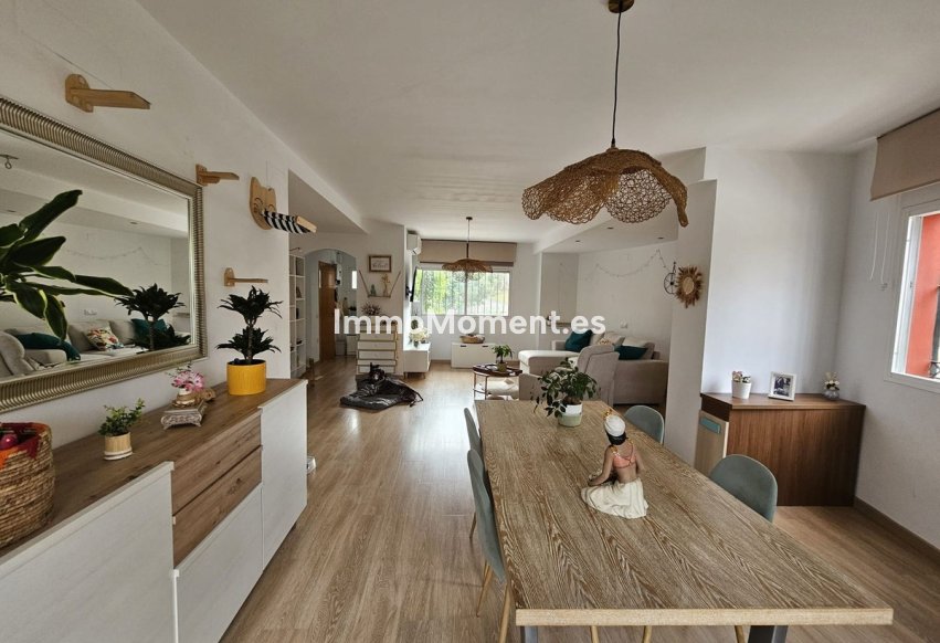 Bestaande woning - Rijtjeshuis - Binnenland  - Alhaurín de la Torre
