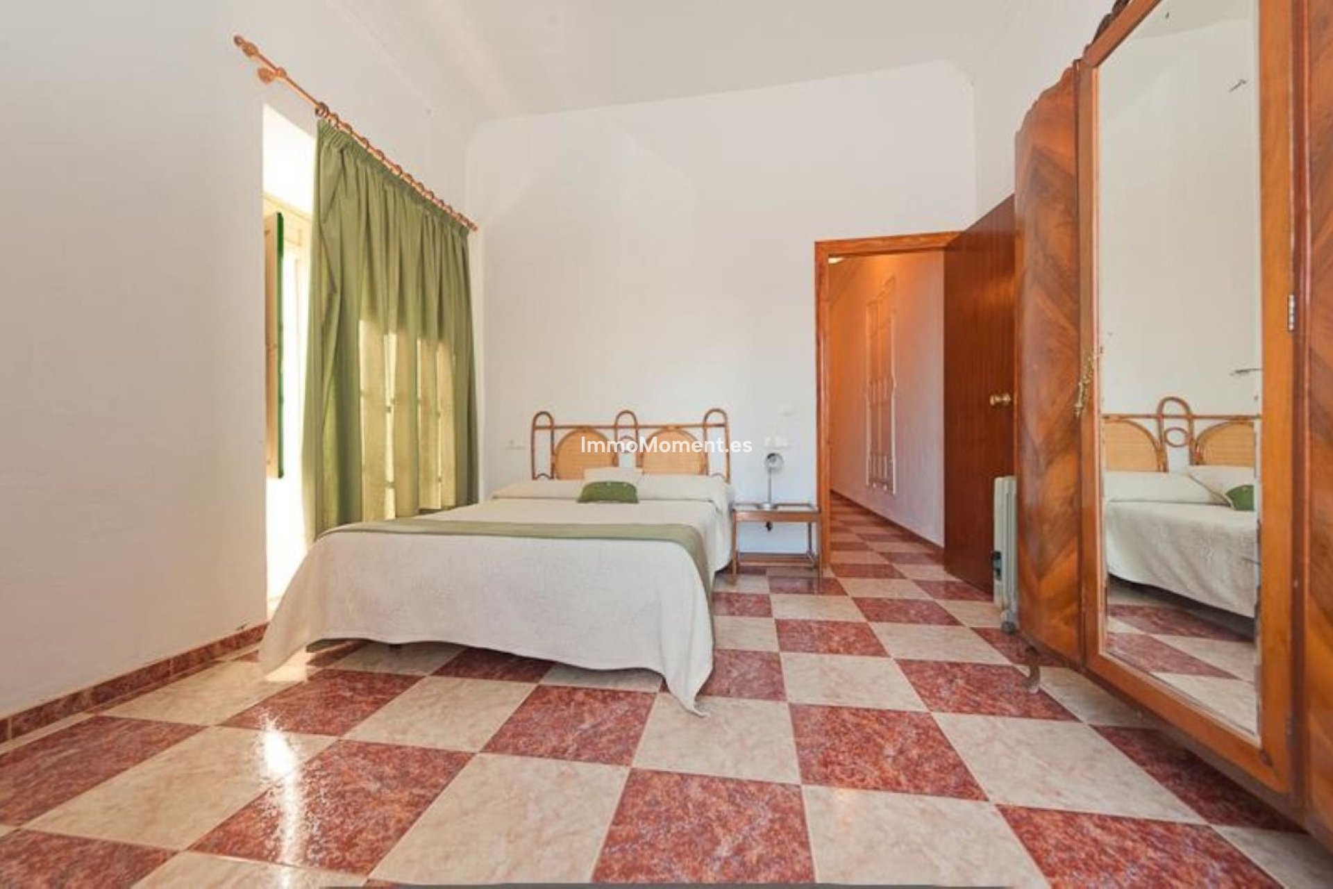 Bestaande woning - Rijtjeshuis - Binnenland  - Alora