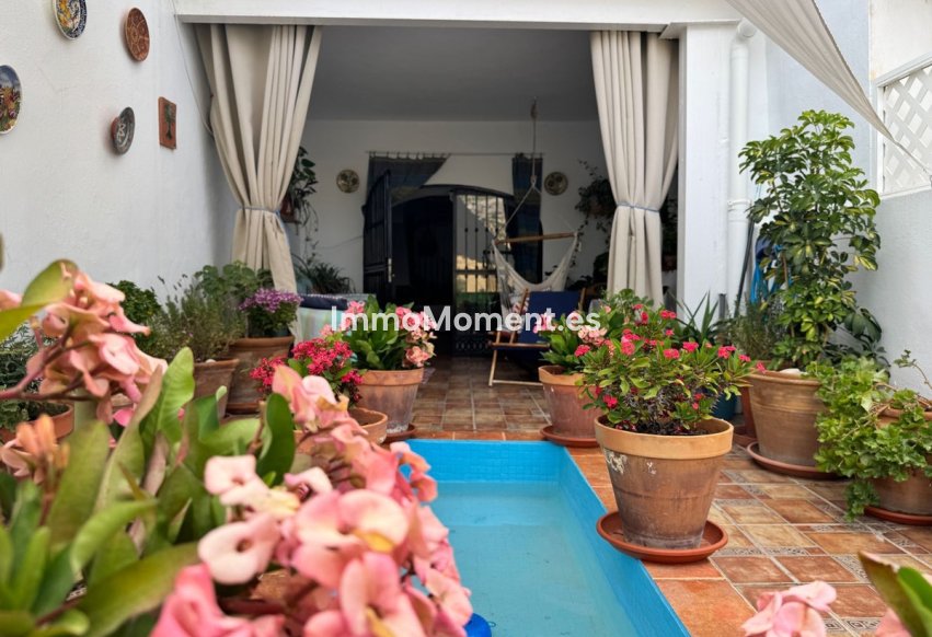 Bestaande woning - Rijtjeshuis - Binnenland  - Alora