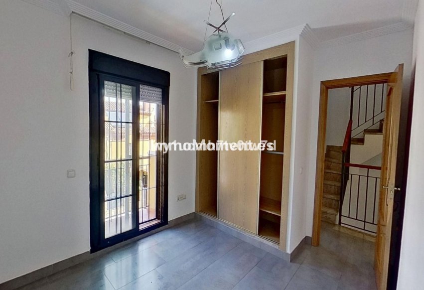 Bestaande woning - Rijtjeshuis - Binnenland  - Churriana