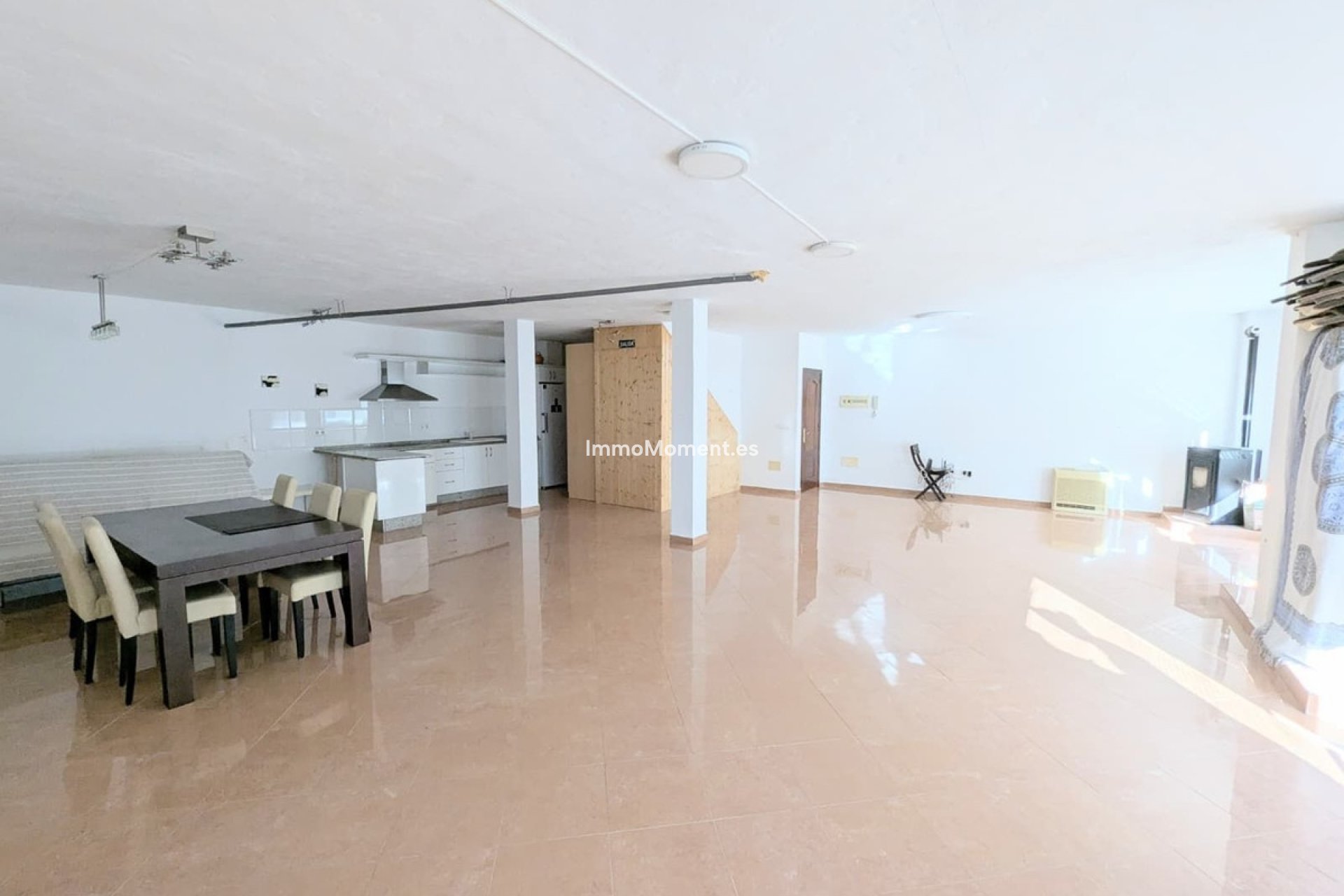 Bestaande woning - Rijtjeshuis - Binnenland  - Guaro