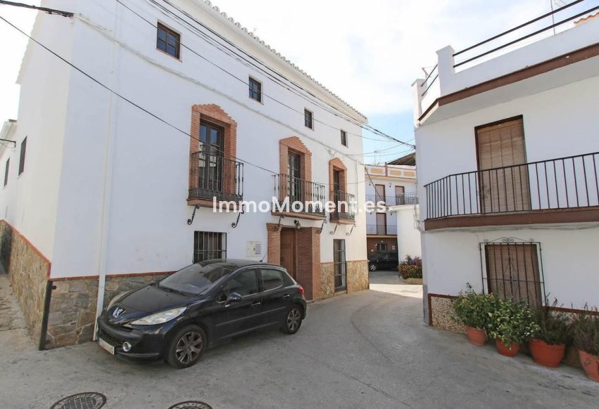 Bestaande woning - Rijtjeshuis - Binnenland  - Guaro