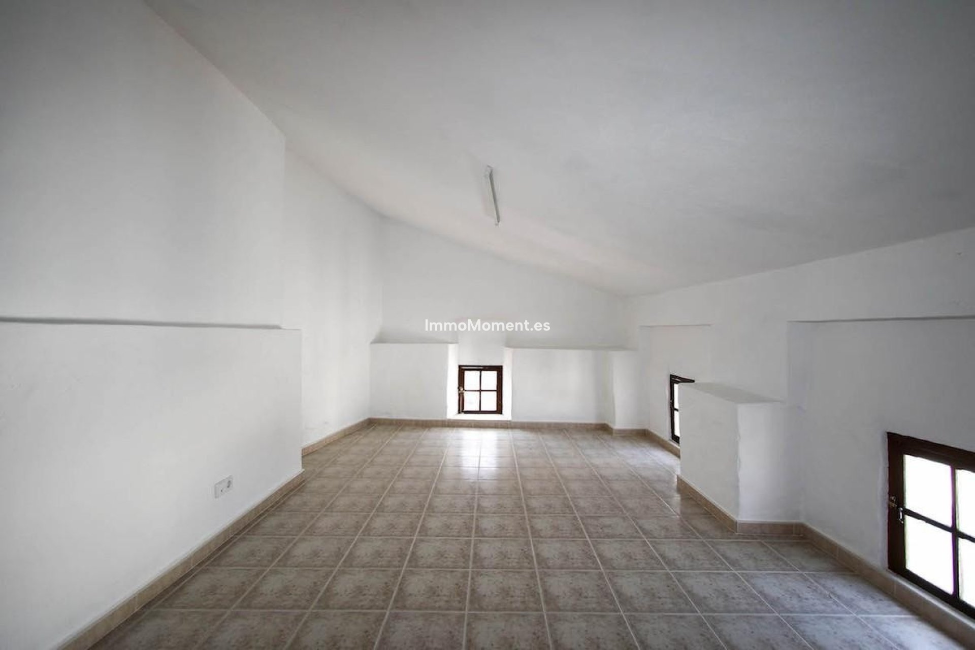 Bestaande woning - Rijtjeshuis - Binnenland  - Guaro