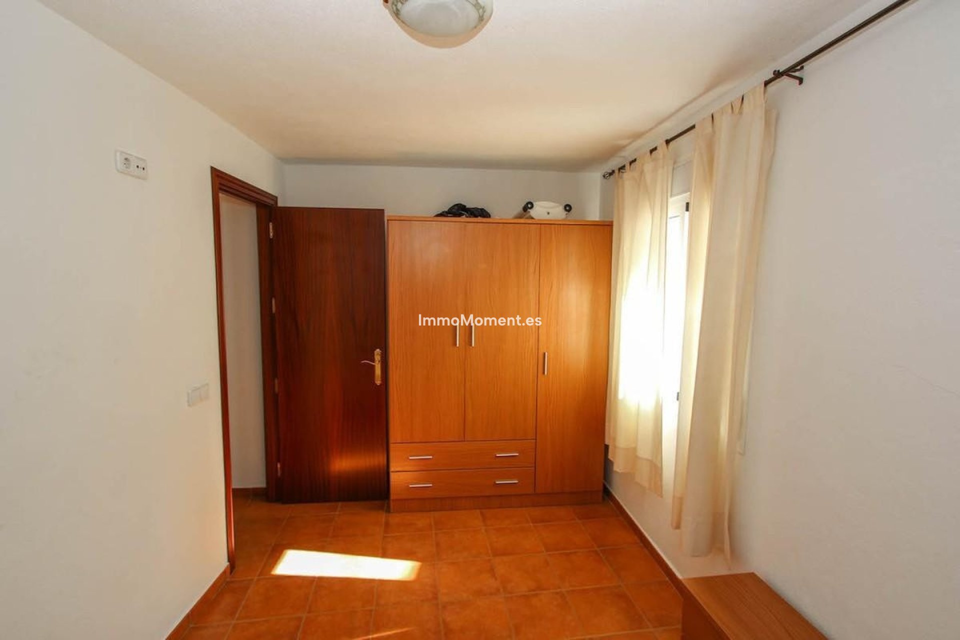 Bestaande woning - Rijtjeshuis - Binnenland  - Guaro