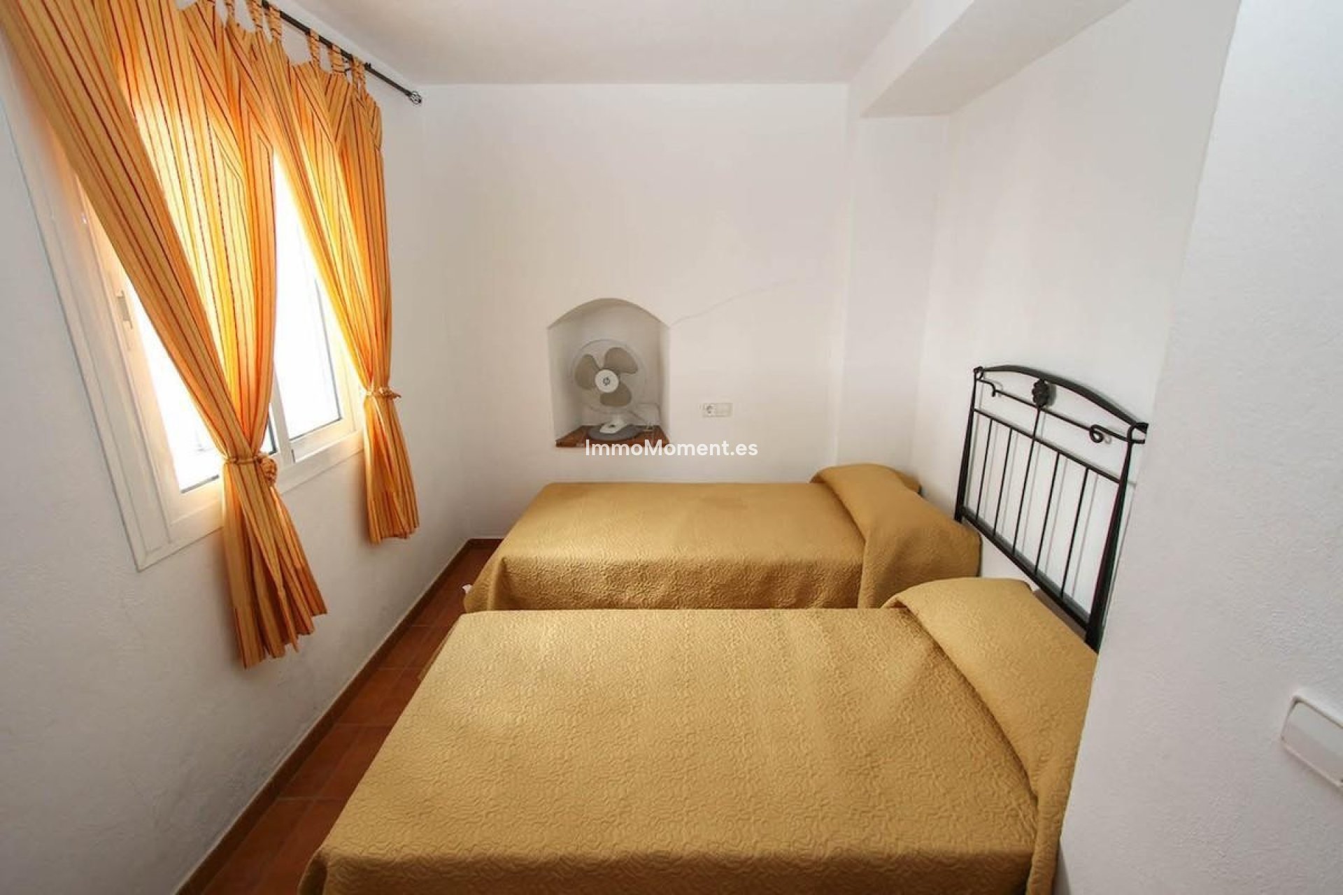 Bestaande woning - Rijtjeshuis - Binnenland  - Guaro
