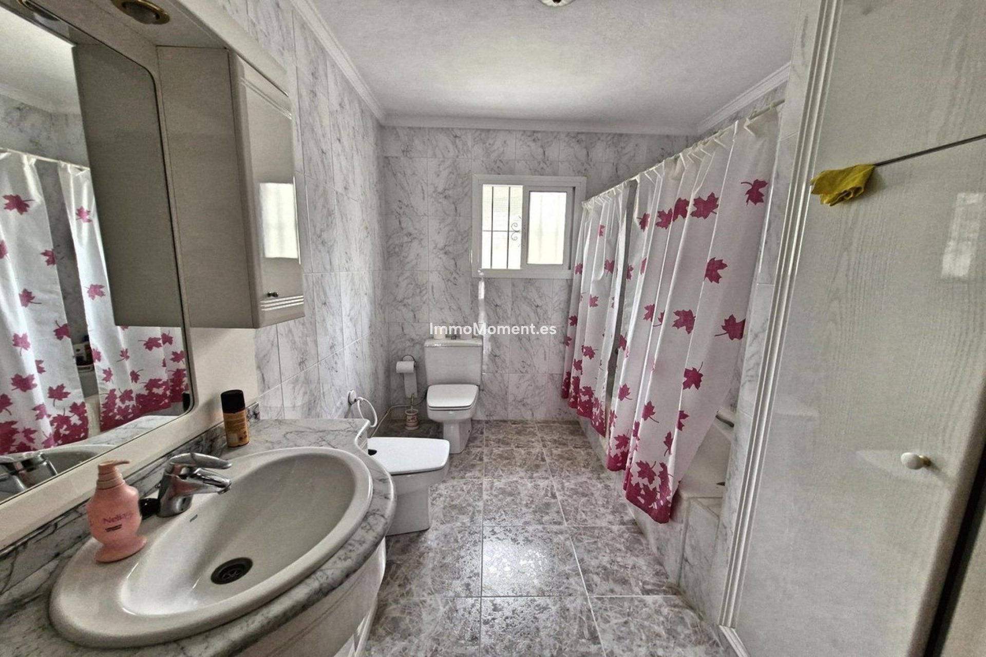 Bestaande woning - Rijtjeshuis - Binnenland  - Guaro