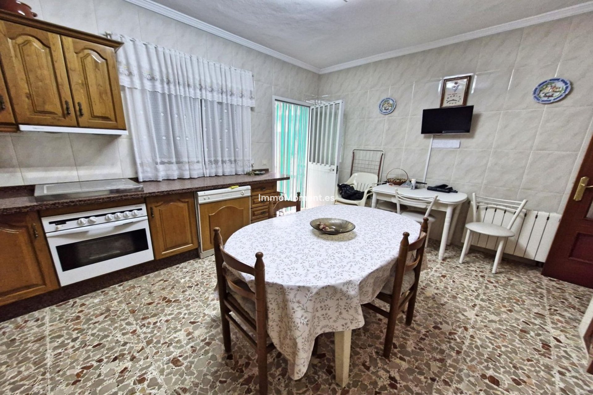 Bestaande woning - Rijtjeshuis - Binnenland  - Guaro